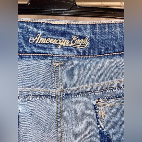 Women’s American Eagle vintage blue stretchy distressed‎ Jean shorts size 14 - Picture 6 of 12